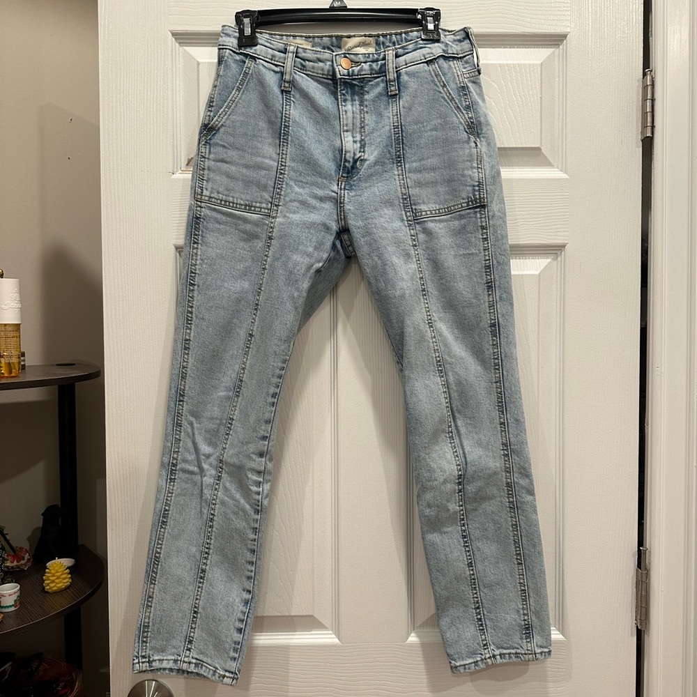 Universal thread high rise slim straight paneled jeans size 4